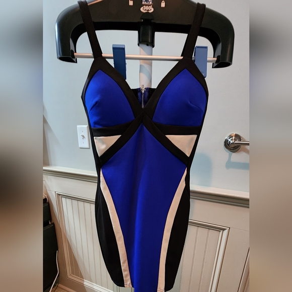 Medium woman's dress - Picture 4 of 4